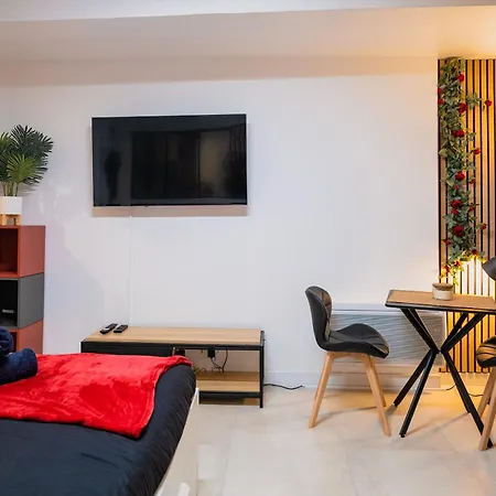 Apartment Cosy Avec Jacuzzi Prive *